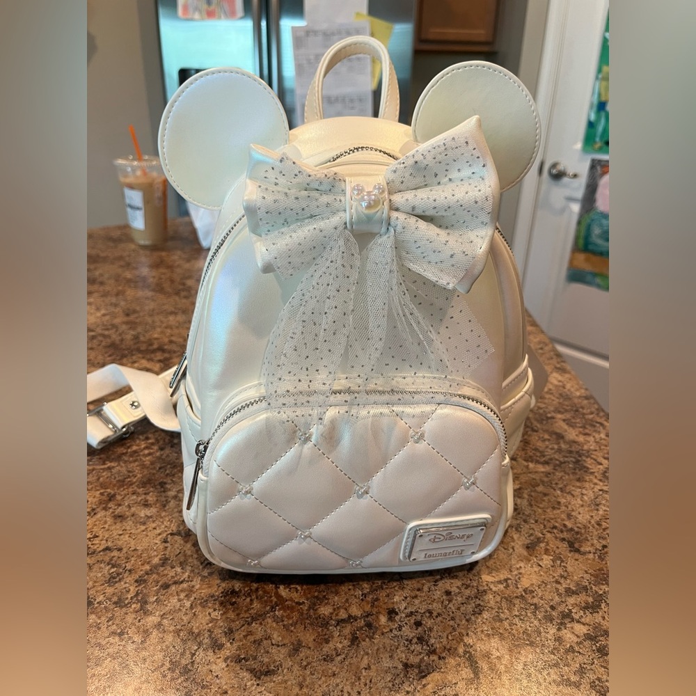 Disney White bridal lounge fly Mini Backpack with 2 changeable bows